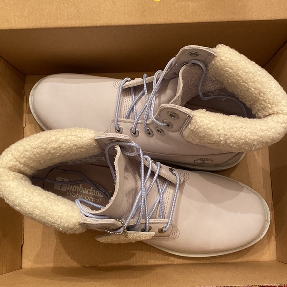 New in Box Women’s Timberland Premium 6-Inch Waterproof Boots - Picture 2 of 8